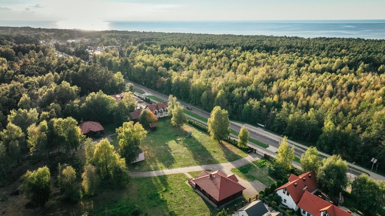 Gosciniec Jedrus Hotel Dabki Exterior photo
