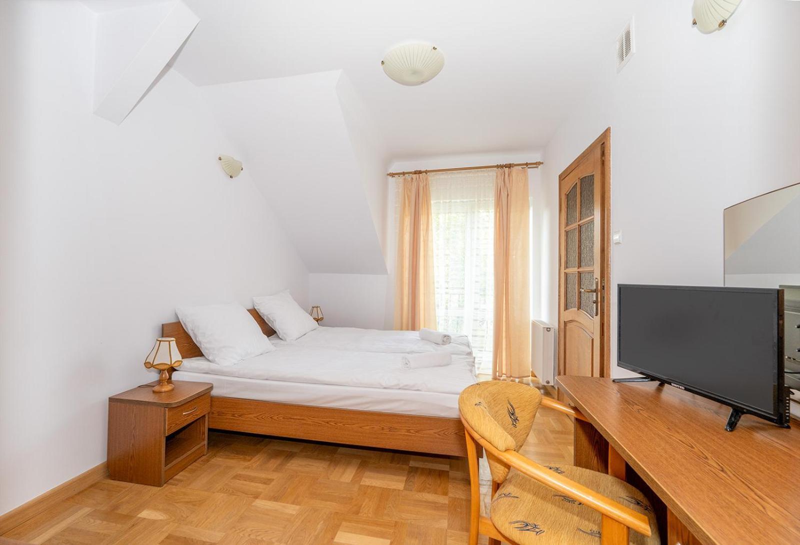 Gosciniec Jedrus Hotel Dabki Exterior photo